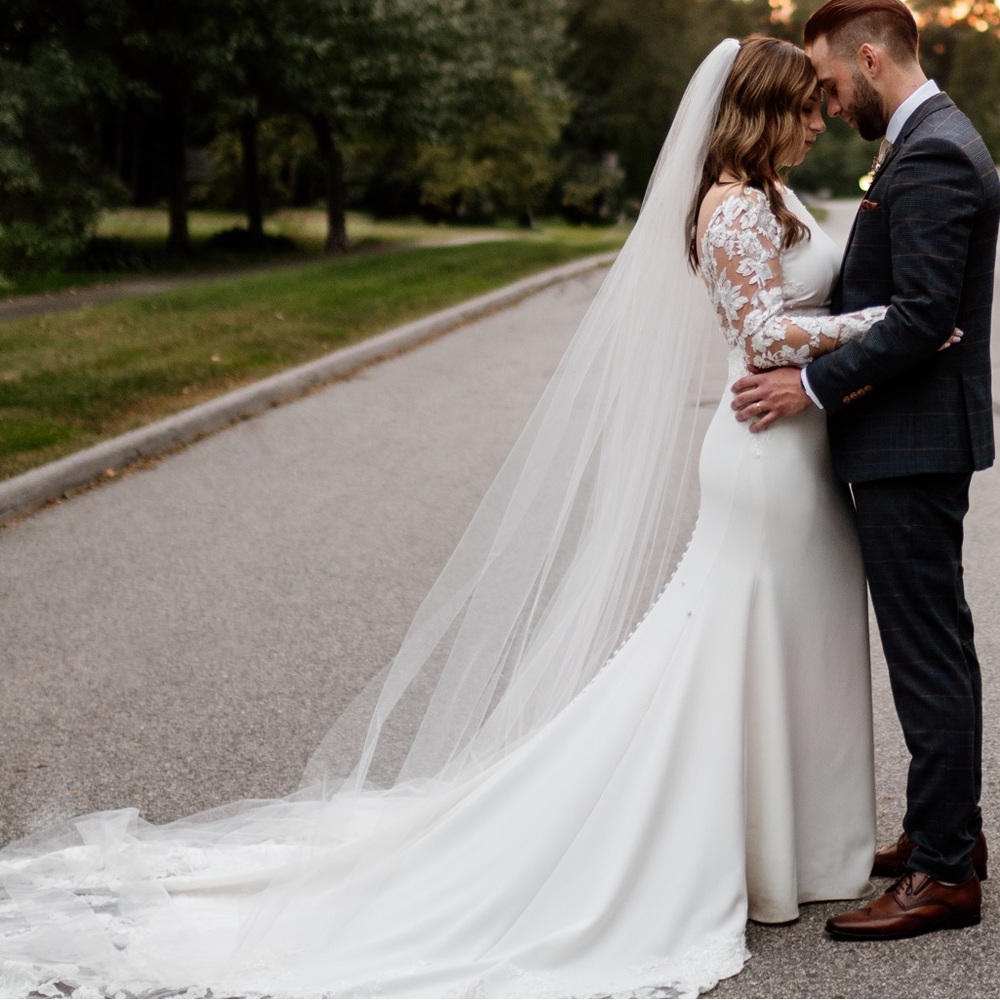 Cathedral Veil - Picture 3 of 3